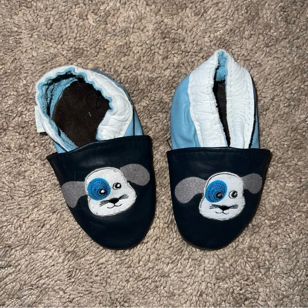 Soft Souls Kids Leather Dog Moccasin Style Shoes Size 4-5 Years